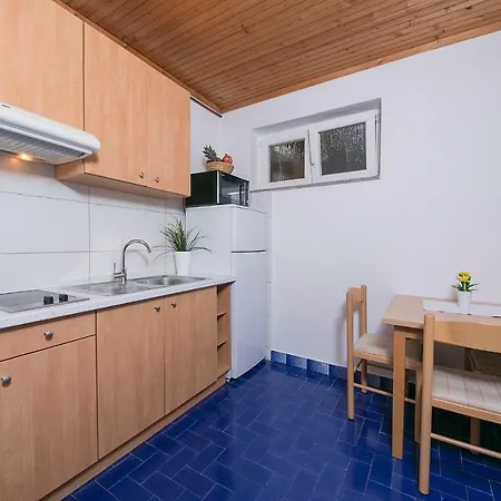 Apartman 3 Nadalina 3* Brela