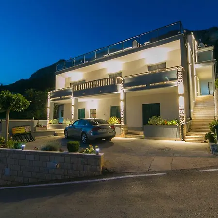 Apartman 3 Nadalina 3* Brela
