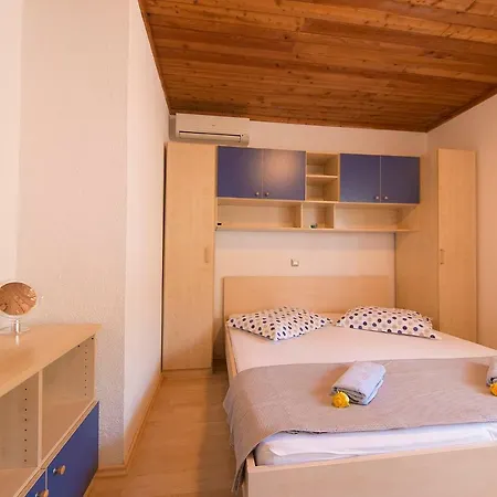 Guest house Apartman 3 Nadalina 3*