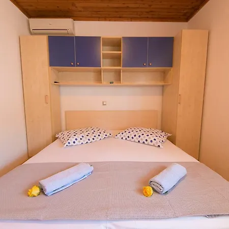 게스트하우스 Apartman 3 Nadalina 3*